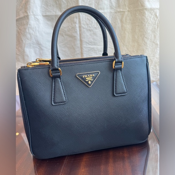 Prada Galleria Saffiano leather bag, Medium size - Picture 10 of 16